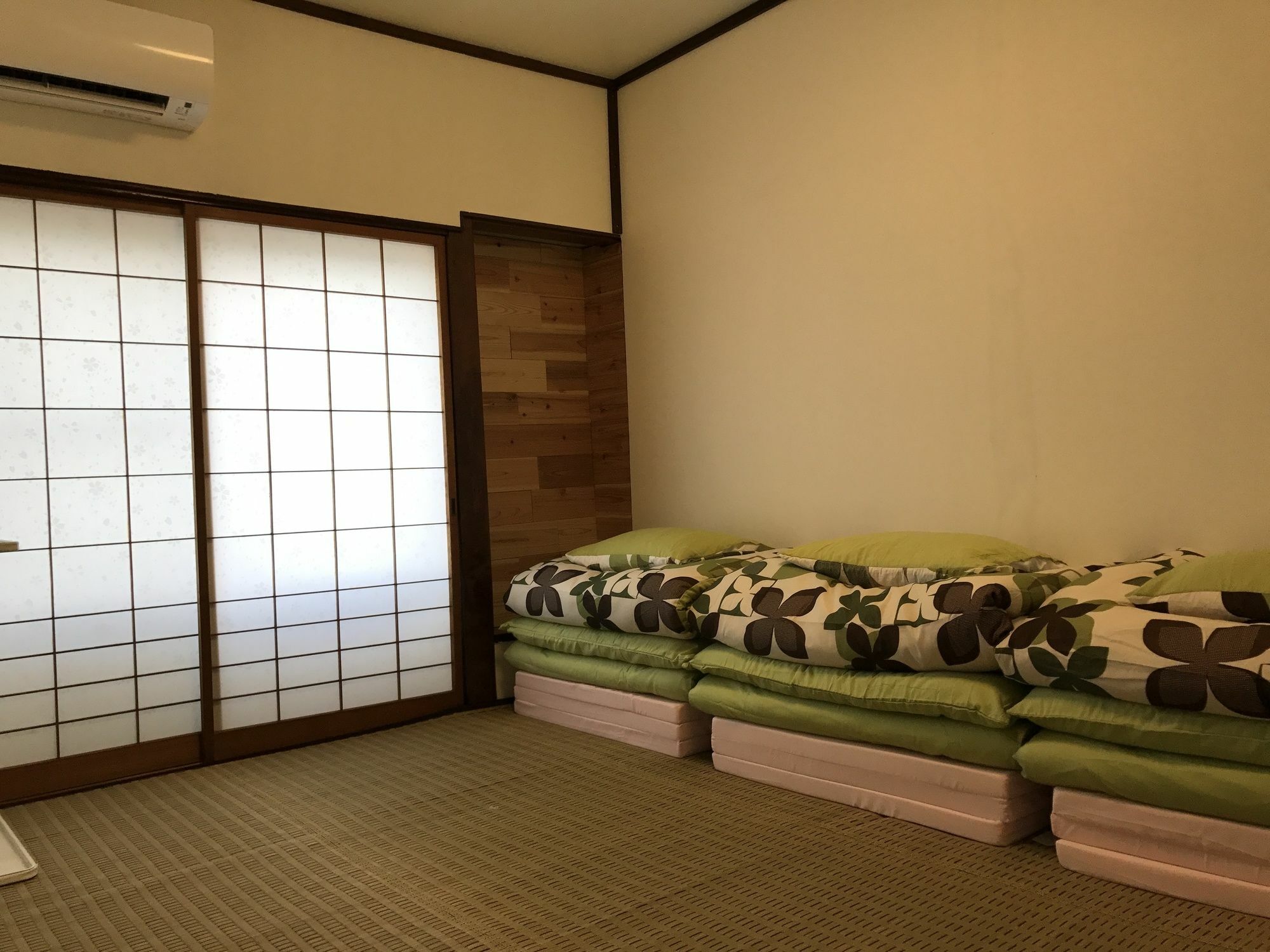 Guesthouse Daruma Takayama  Bagian luar foto